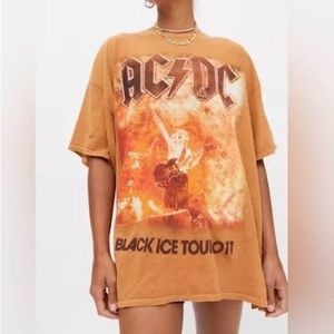 URBAN OUTFITTERS AC/DC OVERSIZED TEE